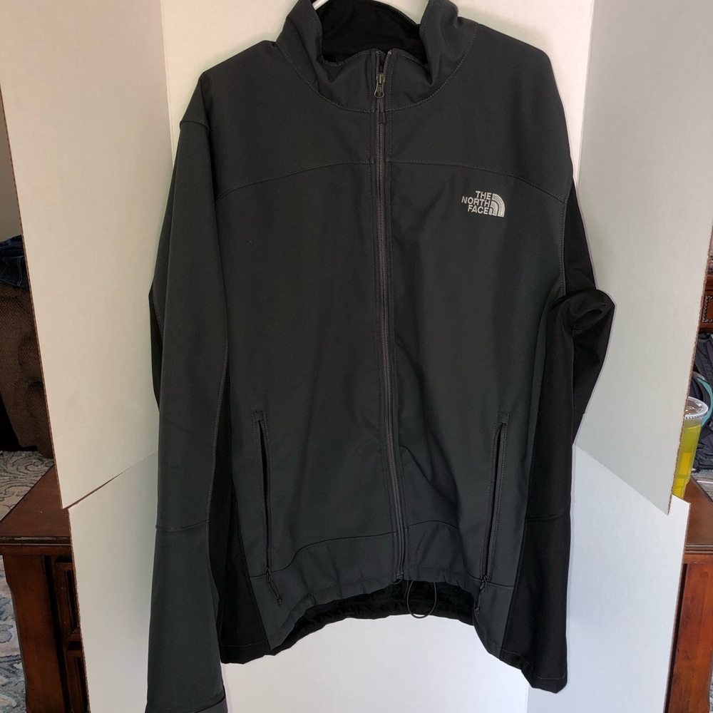 Men’s Softshell Northface jacket. - Picture 2 of 6
